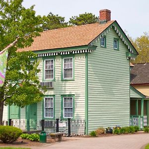 Colonial Inn